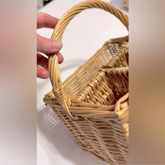 THE BASKET LADY Wicker Picnic Caddy Kitchen Cutlery Napkin Wooden Basket - Picture 11 of 15